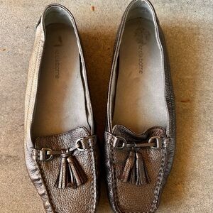 LIZ CLAIBORNE Women's Metallic Brown Driving Moccasin Loafers - NEW WITHOUT TAGS